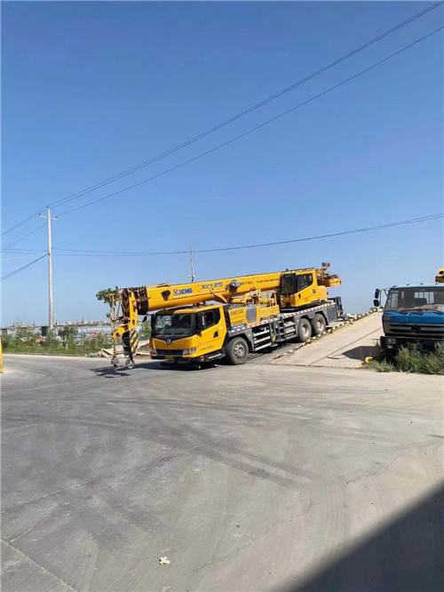 休宁县吊车作业时，可能会产生哪些额外收费项目？